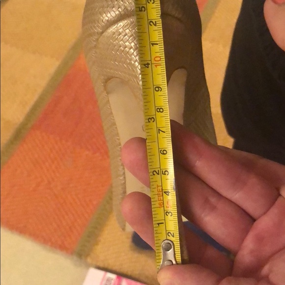 Leather point toe pumps size 39 European/9-9.5 US - Picture 3 of 6